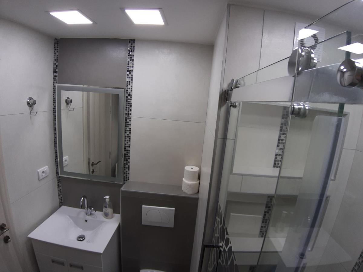 Danube Blue 2 Apartment Белград Екстериор снимка